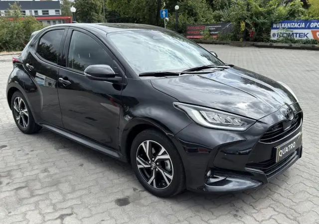 TOYOTA Yaris Hybrid 1.5 VVT-i Elegant