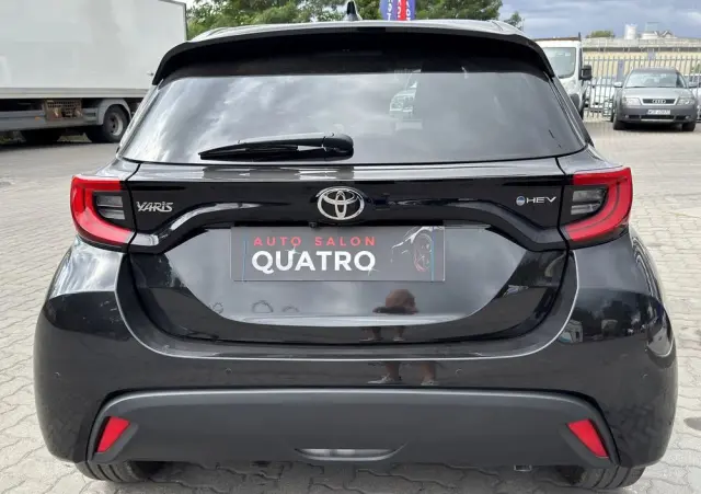 TOYOTA Yaris Hybrid 1.5 VVT-i Elegant