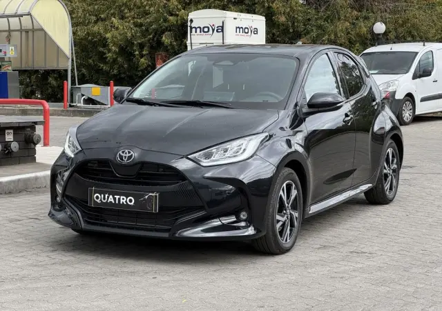 TOYOTA Yaris Hybrid 1.5 VVT-i Elegant