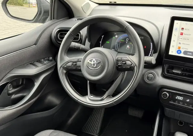 TOYOTA Yaris Hybrid 1.5 VVT-i Elegant