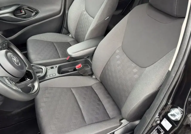 TOYOTA Yaris Hybrid 1.5 VVT-i Elegant