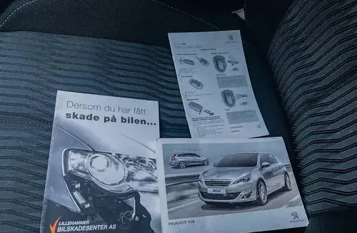 PEUGEOT 308 