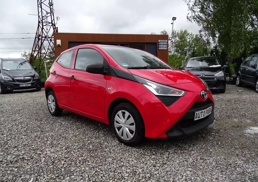 TOYOTA Aygo X-business