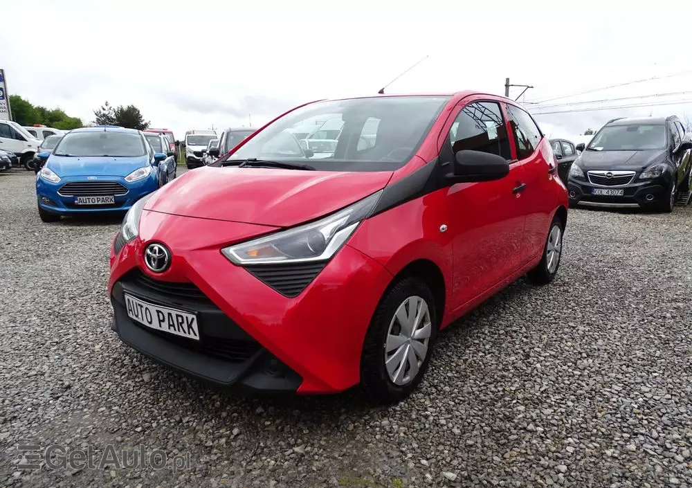 TOYOTA Aygo X-business