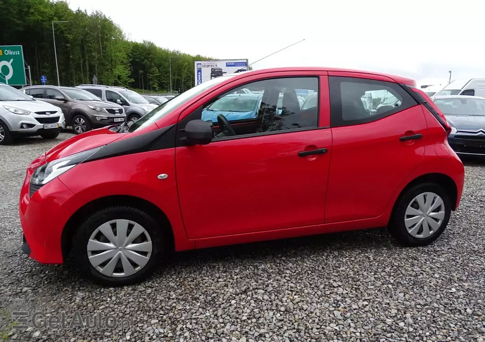 TOYOTA Aygo X-business