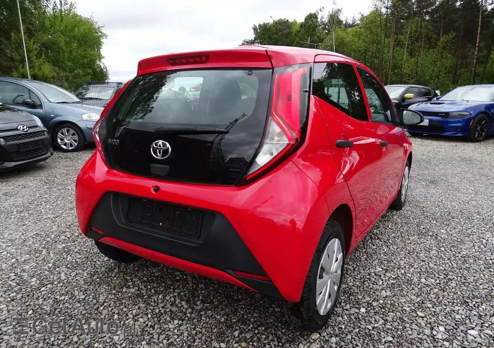 TOYOTA Aygo X-business