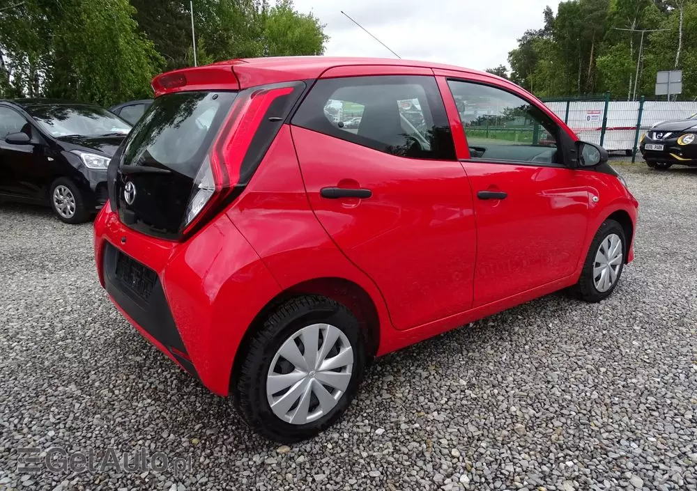 TOYOTA Aygo X-business