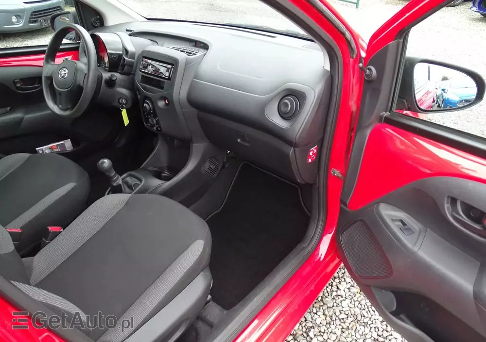 TOYOTA Aygo X-business