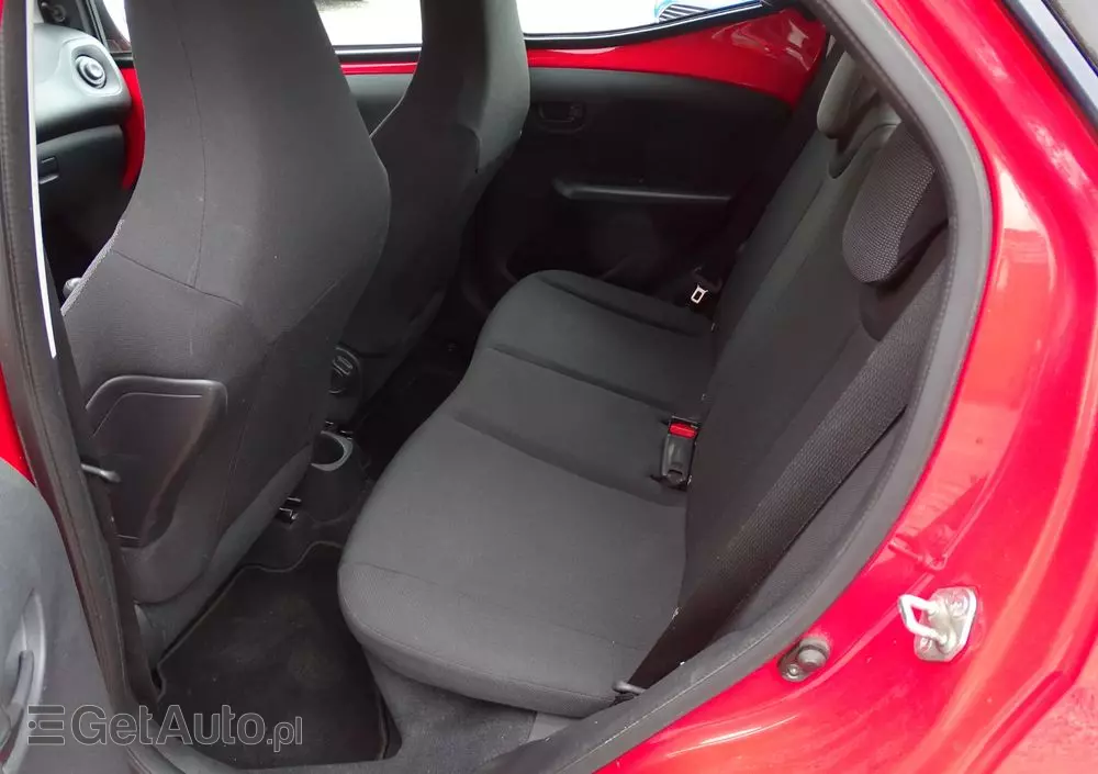 TOYOTA Aygo X-business