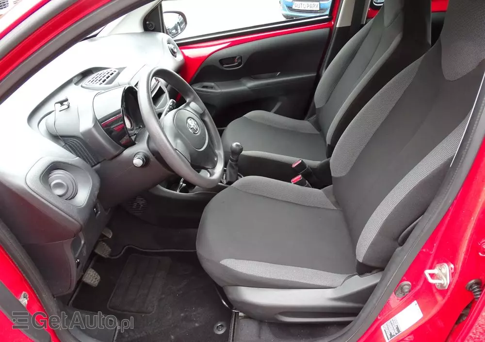 TOYOTA Aygo X-business