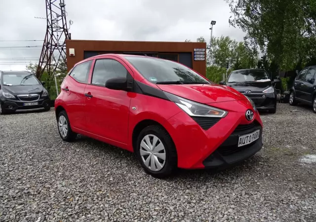 TOYOTA Aygo X-business