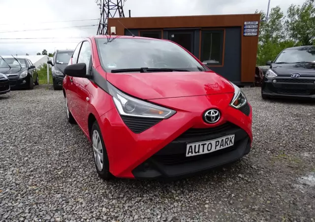 TOYOTA Aygo X-business