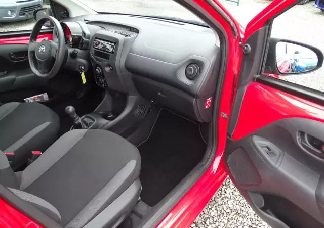 TOYOTA Aygo X-business