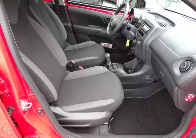 TOYOTA Aygo X-business