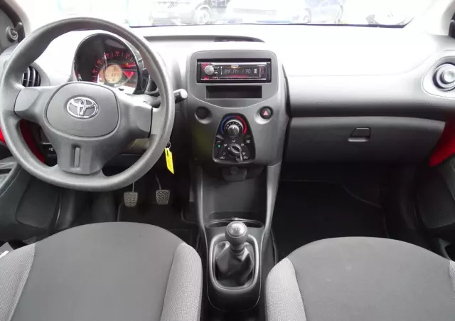 TOYOTA Aygo X-business