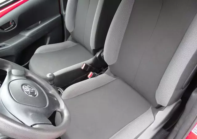 TOYOTA Aygo X-business