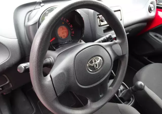 TOYOTA Aygo X-business