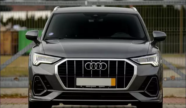 AUDI Q3 