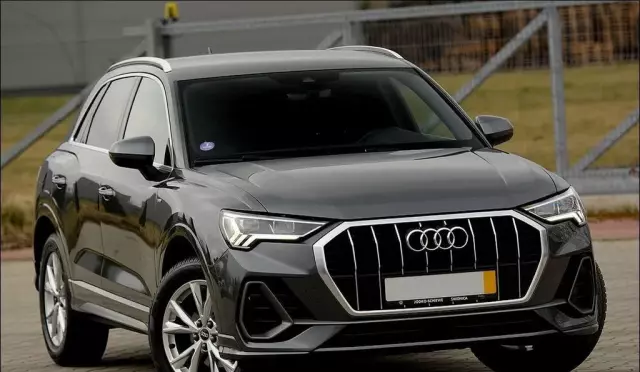 AUDI Q3 
