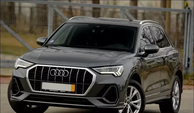 AUDI Q3 