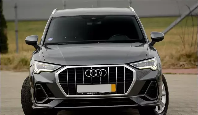 AUDI Q3 