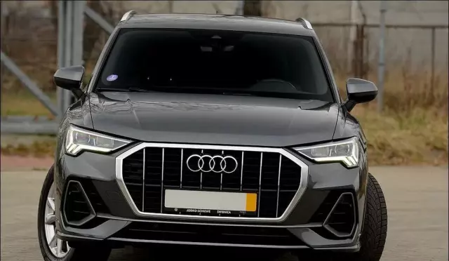 AUDI Q3 