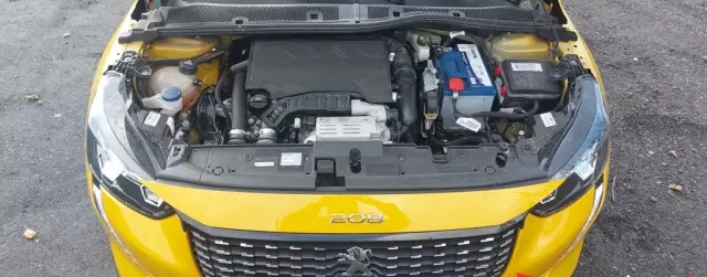 PEUGEOT 208 