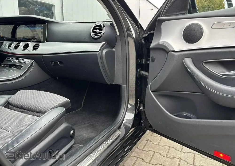 MERCEDES-BENZ Klasa E 