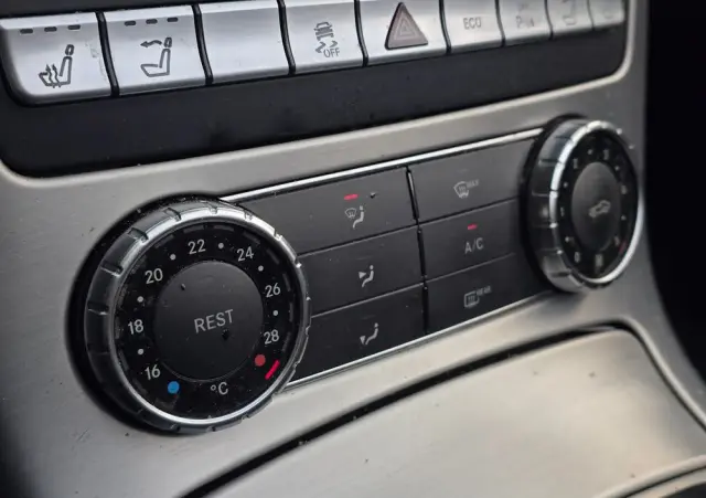 MERCEDES-BENZ SLK 200 BlueEFFICIENCY 7G-TRONIC Roadster pur