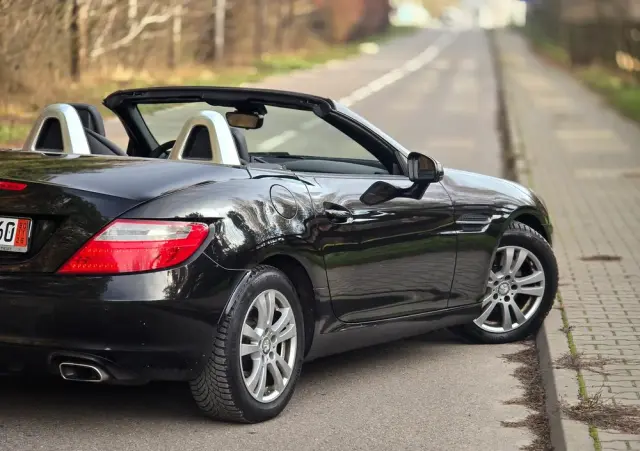 MERCEDES-BENZ SLK 200 BlueEFFICIENCY 7G-TRONIC Roadster pur