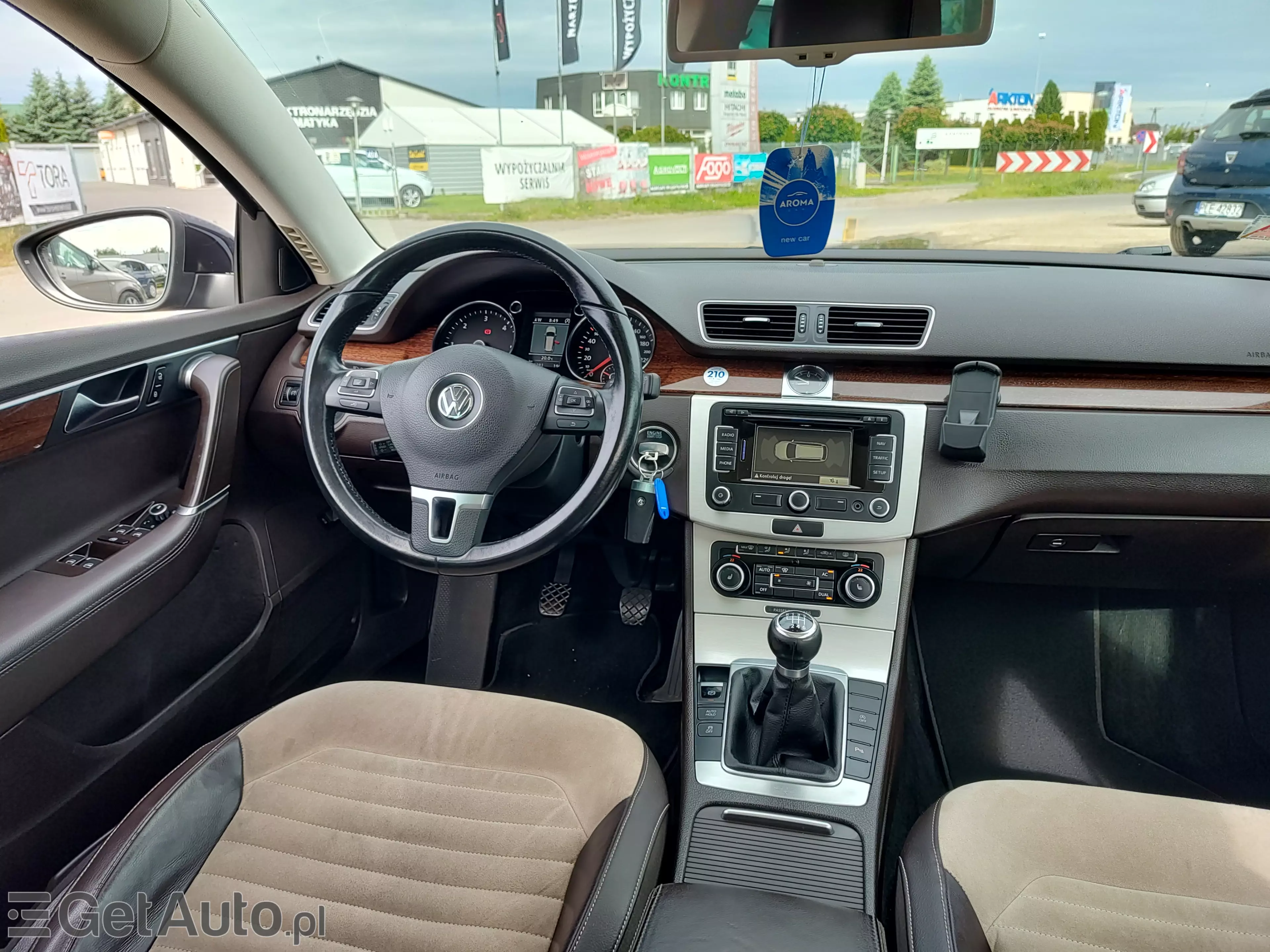 VOLKSWAGEN Passat Highline