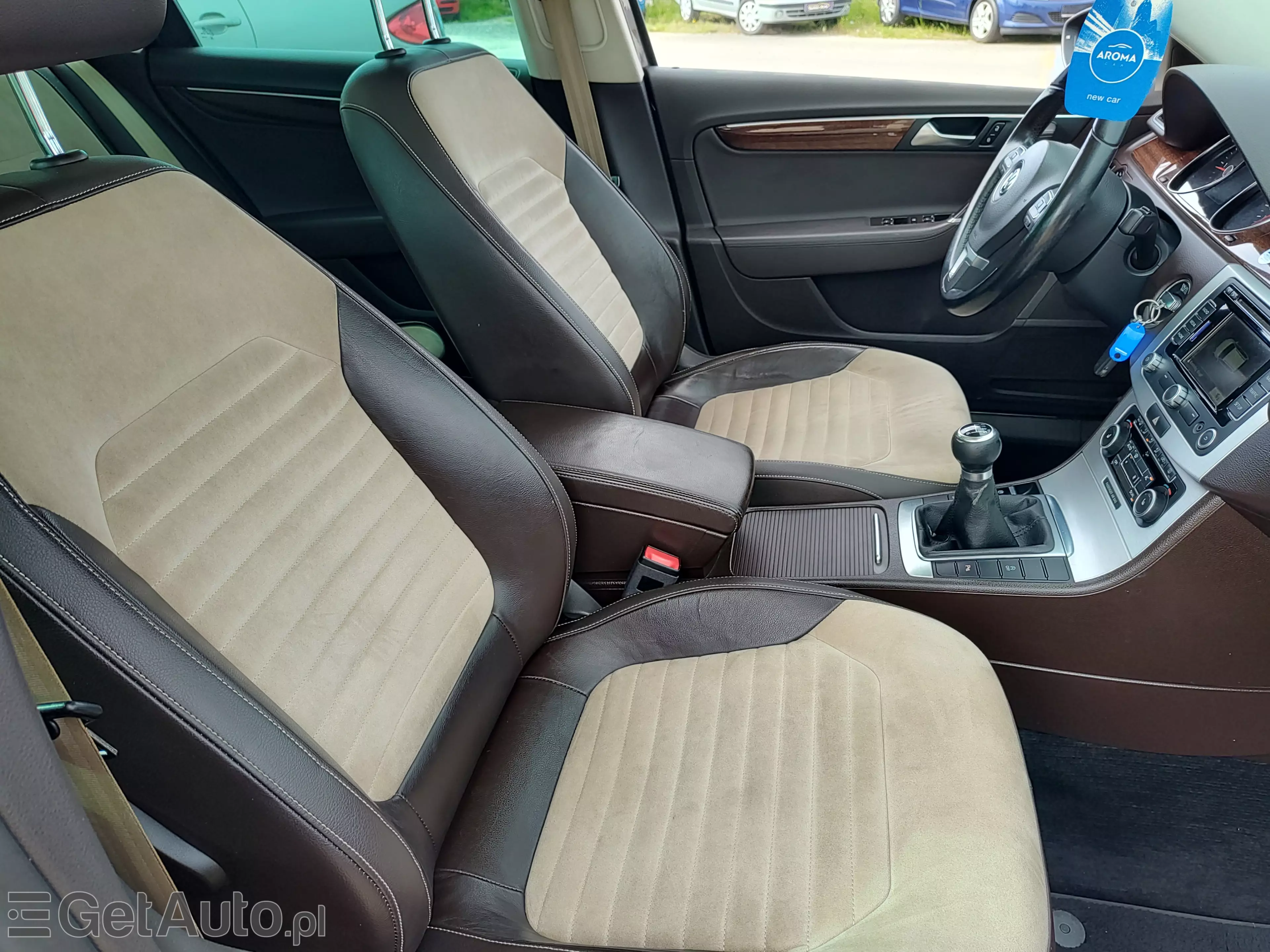 VOLKSWAGEN Passat Highline