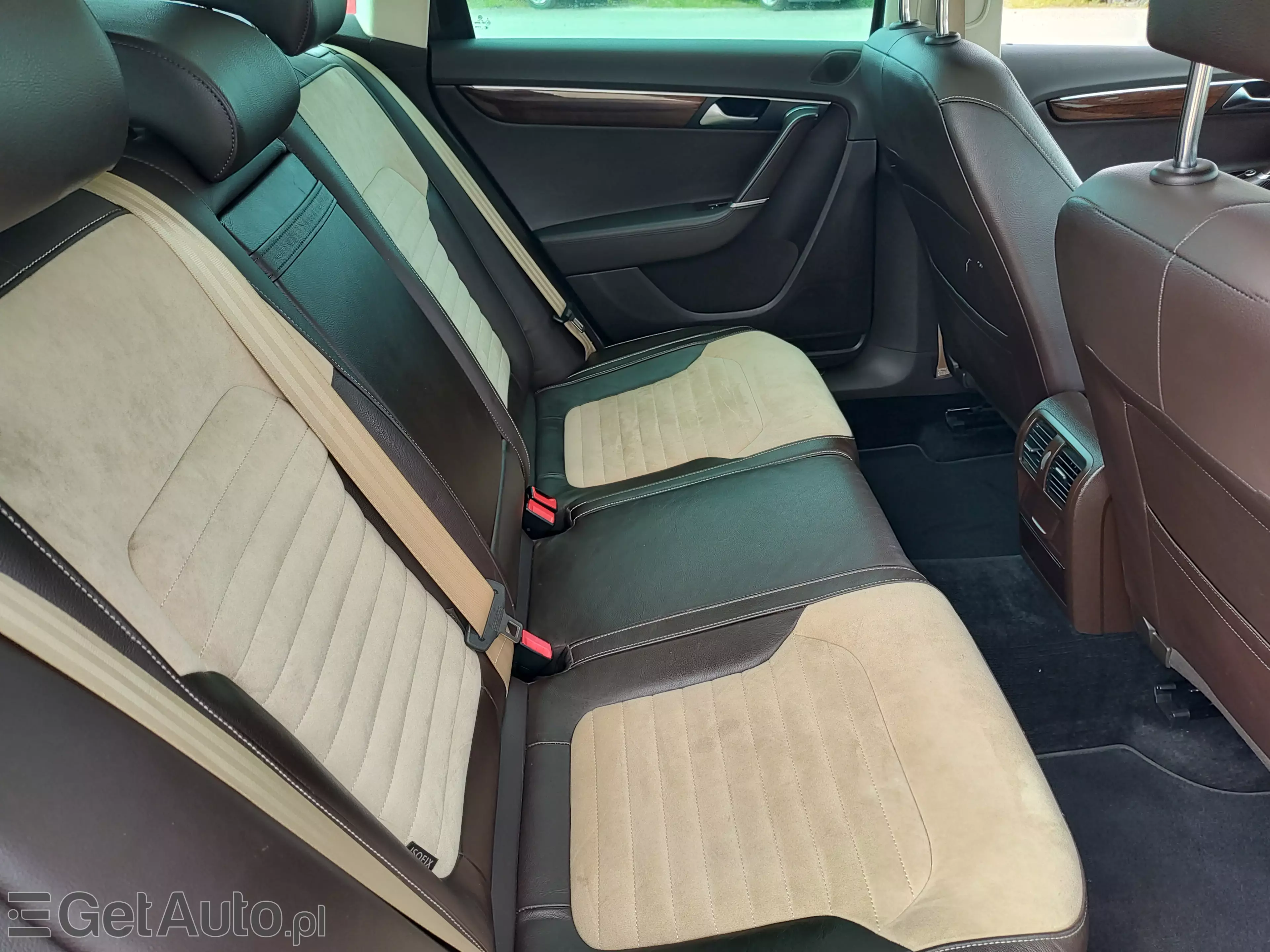 VOLKSWAGEN Passat Highline