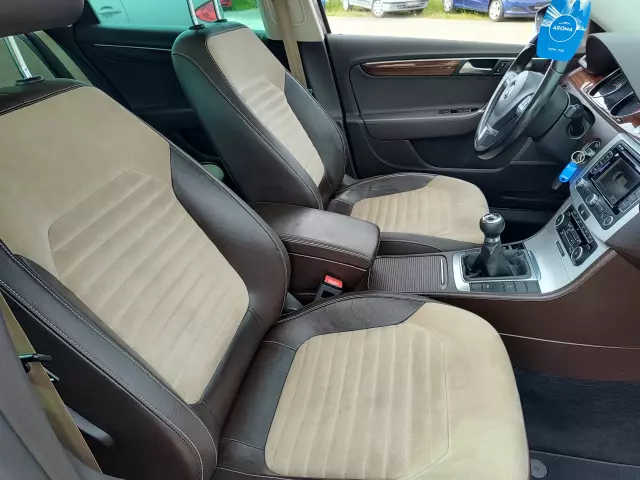 VOLKSWAGEN Passat Highline