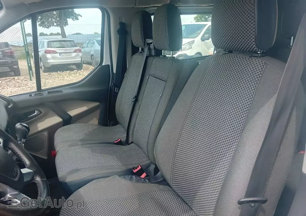 FORD Transit Custom Brygadówka 6- osobowy 