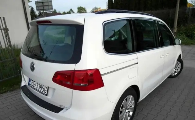 VOLKSWAGEN Sharan 