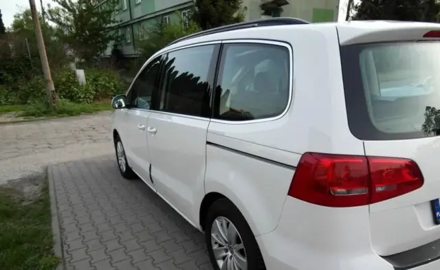 VOLKSWAGEN Sharan 