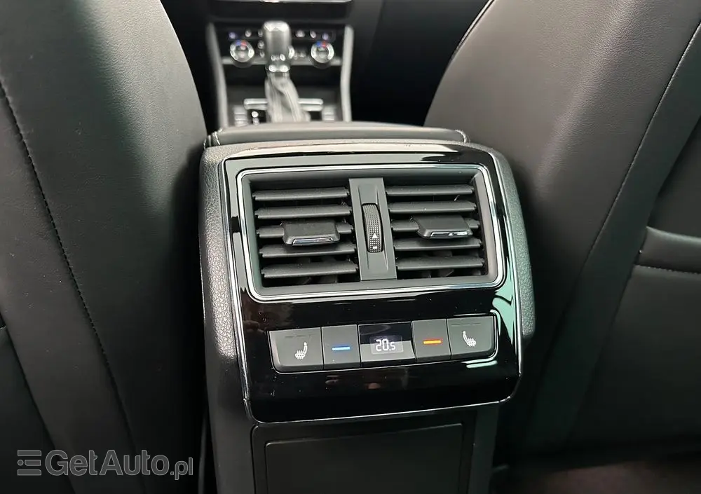 SKODA Superb 2.0 TDI SCR Sportline DSG