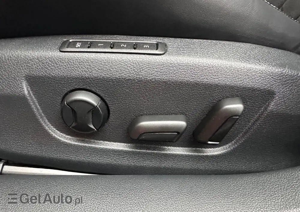 SKODA Superb 2.0 TDI SCR Sportline DSG