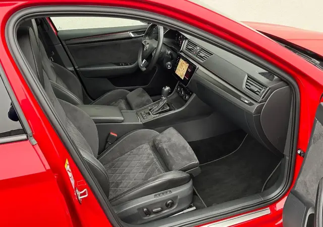 SKODA Superb 2.0 TDI SCR Sportline DSG