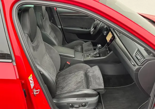 SKODA Superb 2.0 TDI SCR Sportline DSG