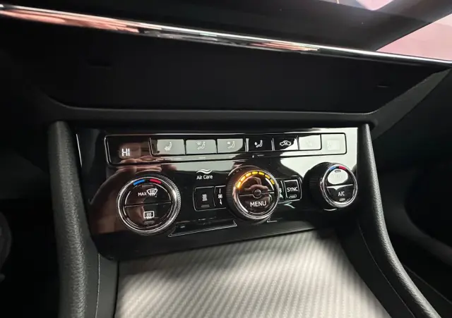 SKODA Superb 2.0 TDI SCR Sportline DSG