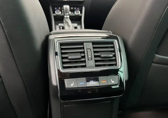 SKODA Superb 2.0 TDI SCR Sportline DSG