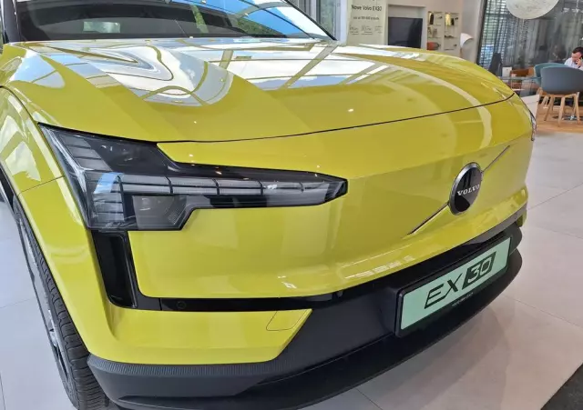 VOLVO EX30 69kWh Single Motor Long Range Plus