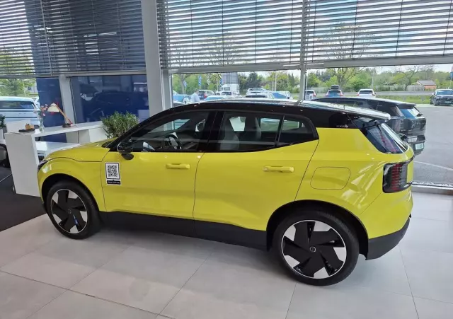 VOLVO EX30 69kWh Single Motor Long Range Plus