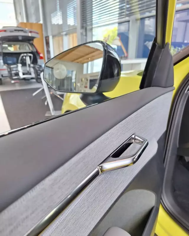 VOLVO EX30 69kWh Single Motor Long Range Plus