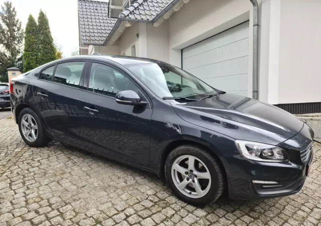 VOLVO S60 D3 Momentum