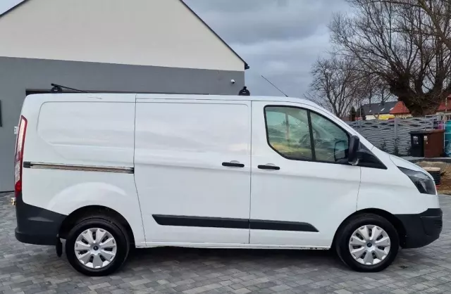 FORD Transit Courier 