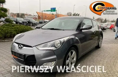 HYUNDAI Veloster 