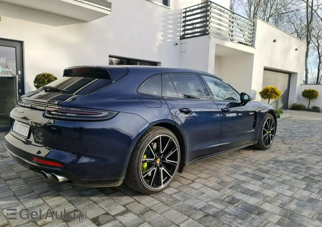 PORSCHE Panamera 